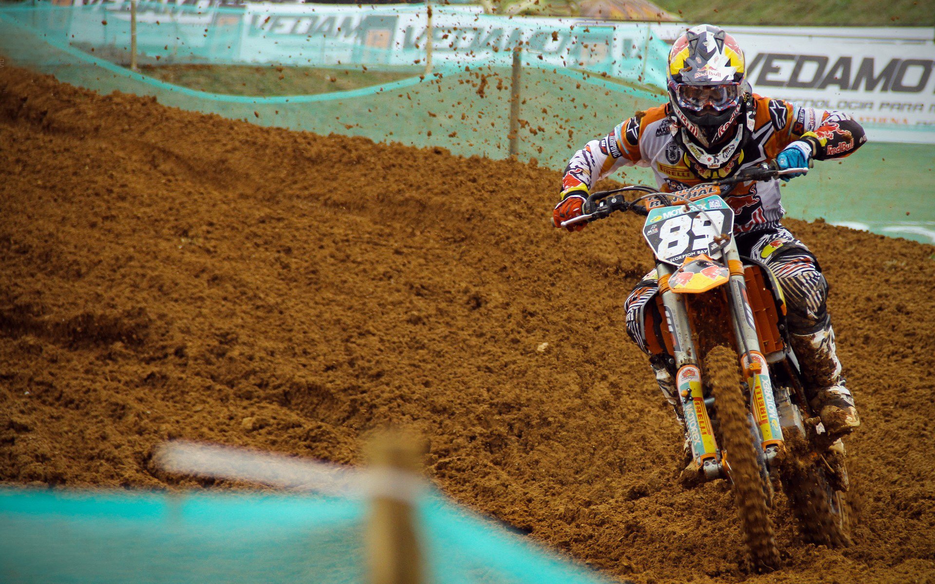 乐鱼体育-“泥泞角逐：越野赛段的血性拼搏”，越野经验泥泞路驾驶